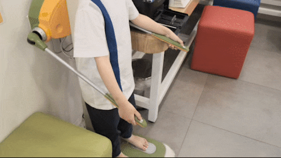 밤에 자면서 입을 벌리고 있는 아이